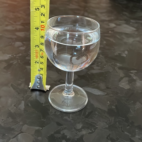 Wine Glasses - Set of 8 - Picture 4 of 5